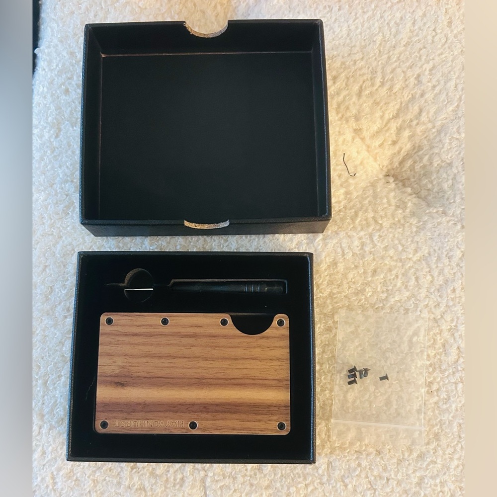 Hayvenhurst minimalist wallet with a cherry wood finish NEW!